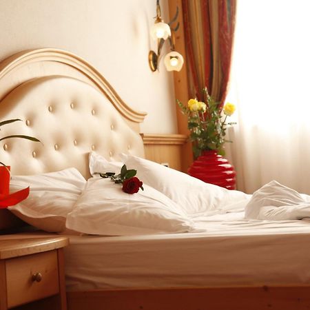 Hotel Mirabello - Slow Hotel Benessere Fiera Di Primiero Esterno foto