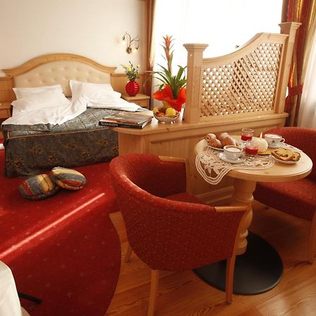 Hotel Mirabello - Slow Hotel Benessere Fiera Di Primiero Esterno foto