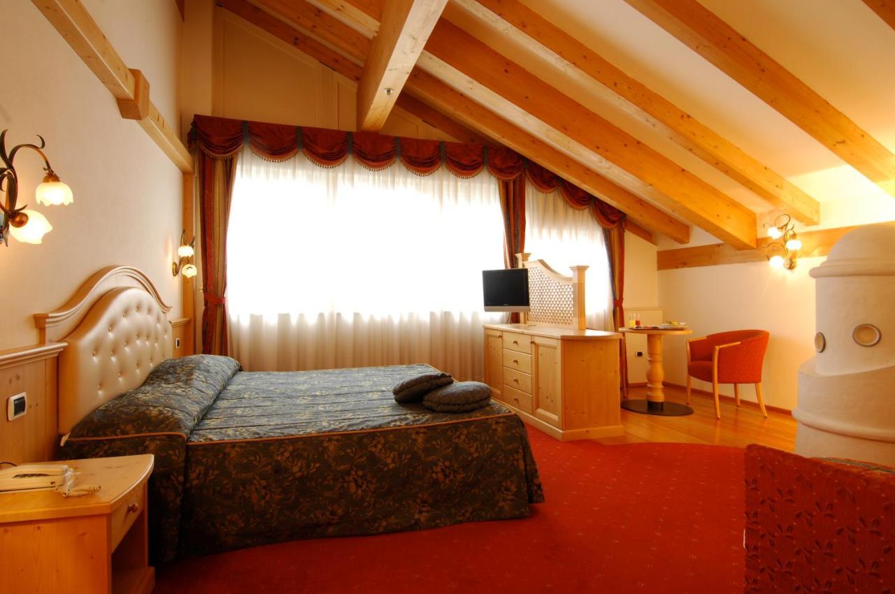 Hotel Mirabello - Slow Hotel Benessere Fiera Di Primiero Esterno foto