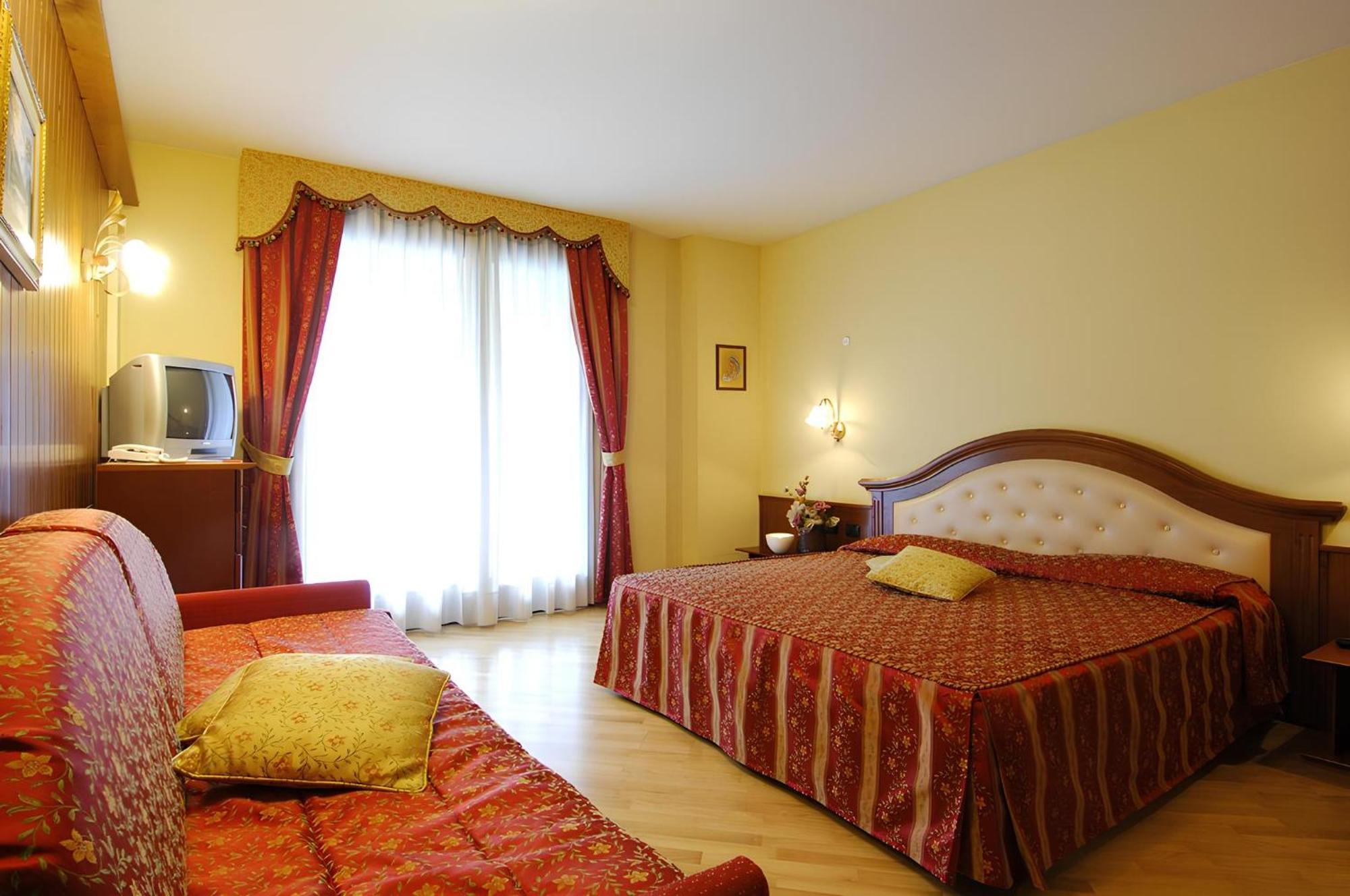 Hotel Mirabello - Slow Hotel Benessere Fiera Di Primiero Esterno foto