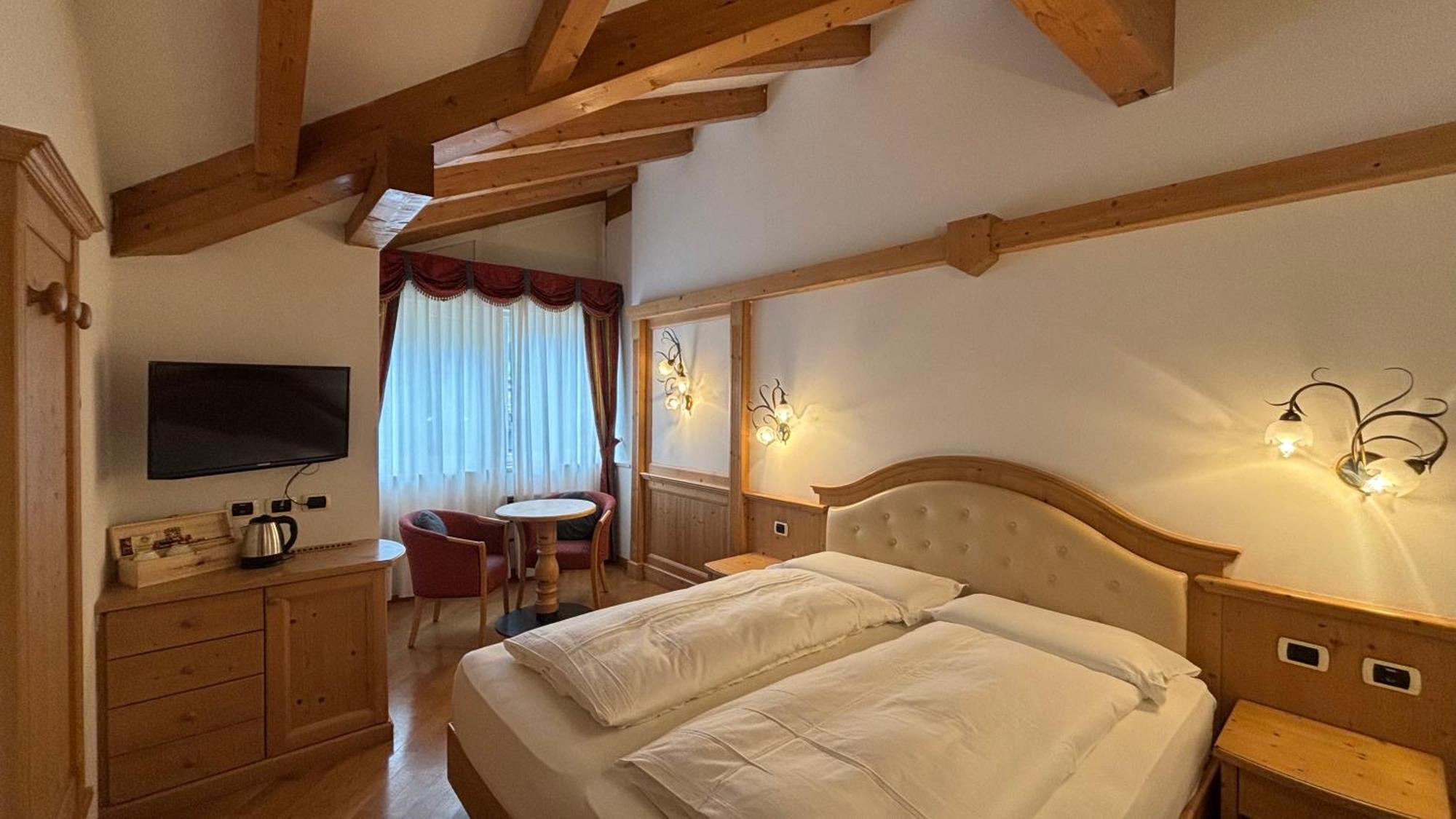 Hotel Mirabello - Slow Hotel Benessere Fiera Di Primiero Esterno foto