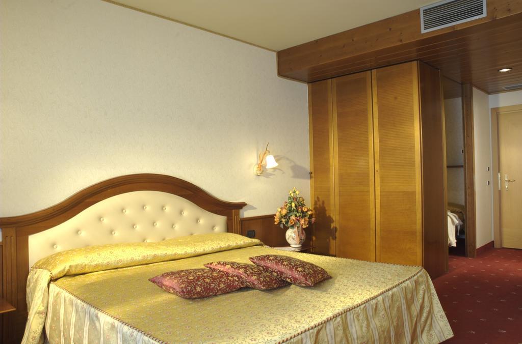 Hotel Mirabello - Slow Hotel Benessere Fiera Di Primiero Esterno foto